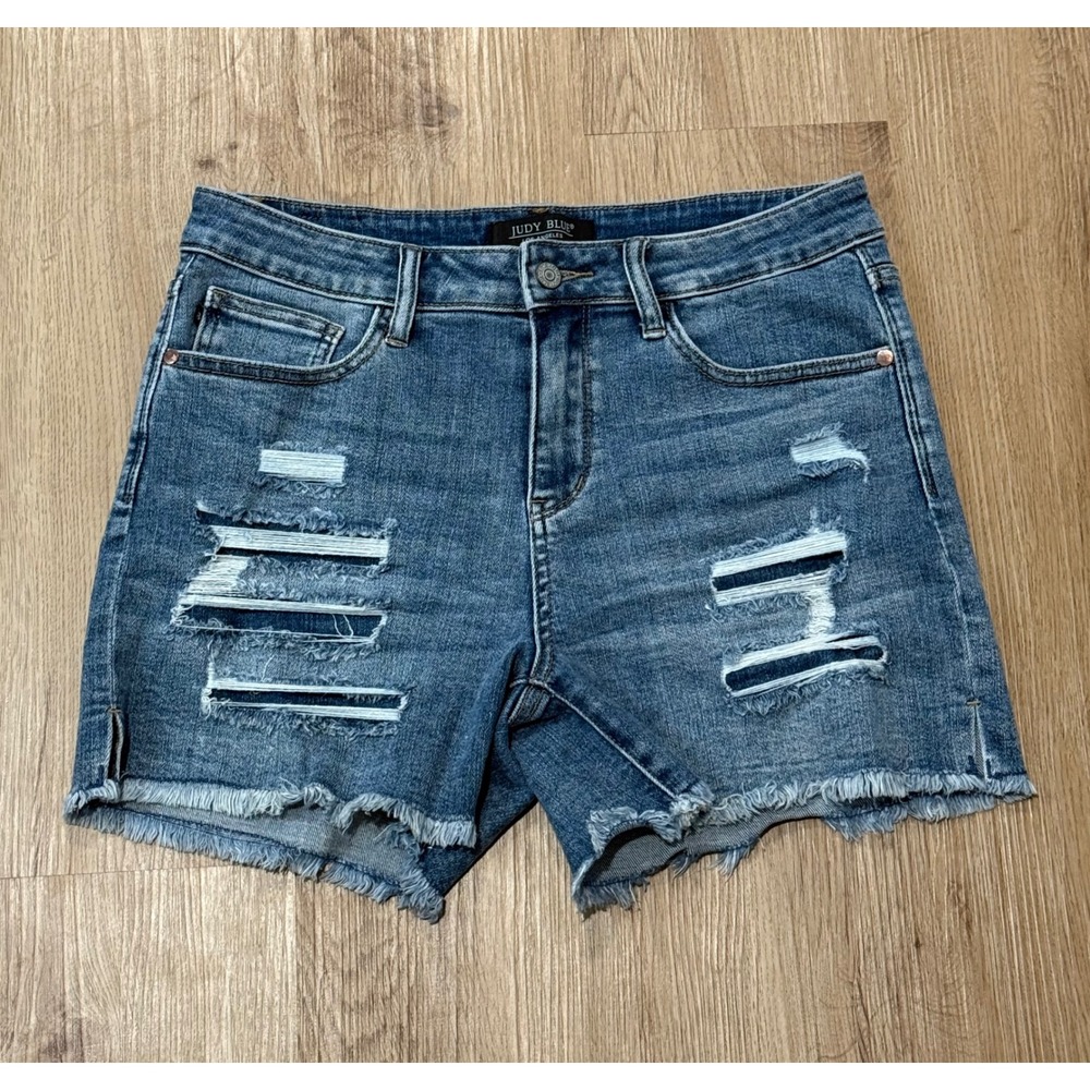 Judy Blue Los Angeles Distressed Denim Shorts Medium Wash Frayed Hem Size Large